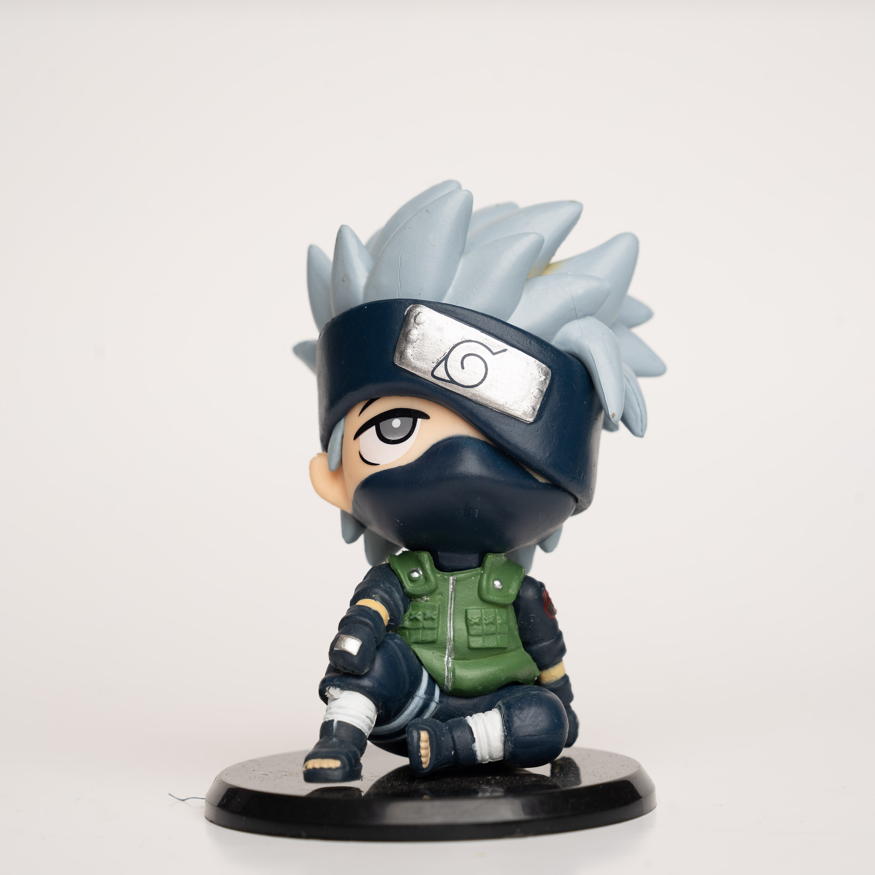 NARUTO OTURAN KAKASHİ MİNİ FİGÜR
